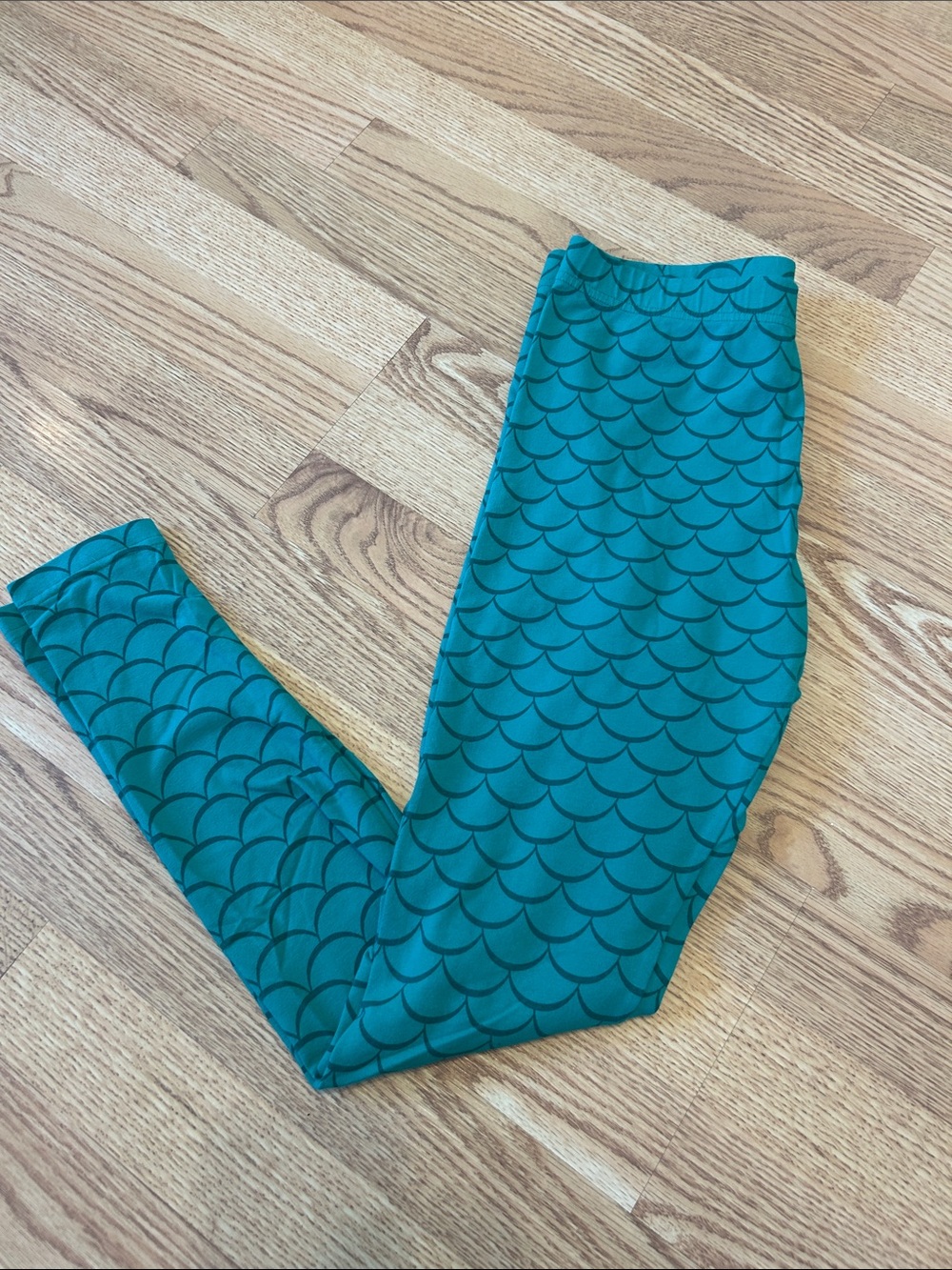 Disney Parks Mermaid Scale Leggings Sz S lounge or costume wear!